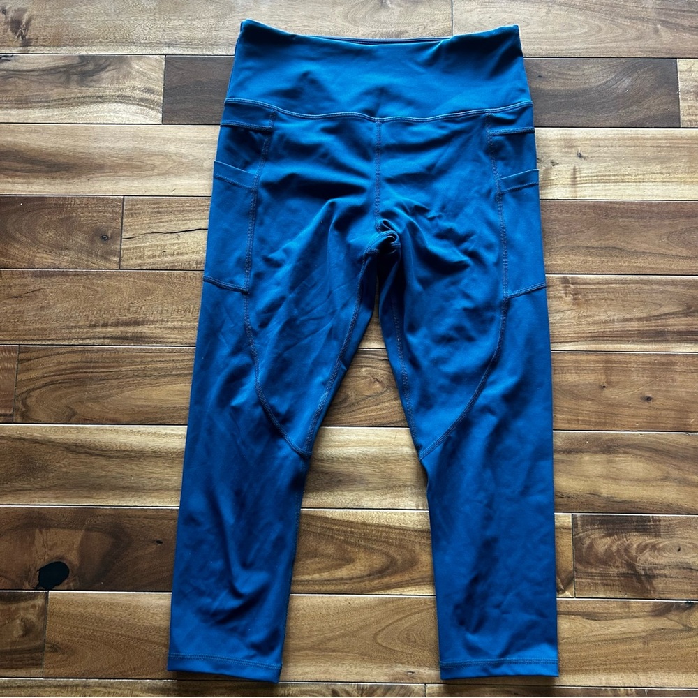 ZYIA Active Deep Blue Capri Leggings Size 8-10